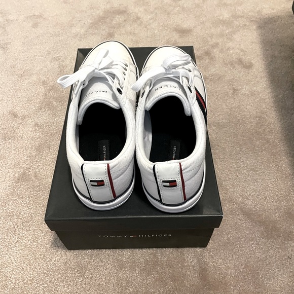 White Tommy Hilfiger flag sneakers - Picture 5 of 7